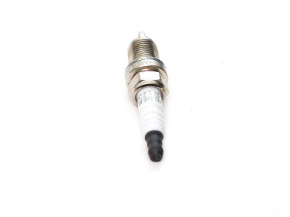 تصویر  شمع اکیوم کد RFC58LZ3EX پایه کوتاه سه پلاتین موتور XU7 پژو 405 (چهار عددی) برند آی آر امکو IREMCO