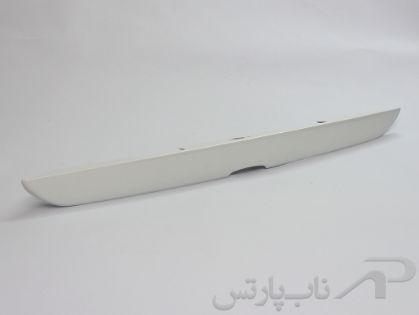 تصویر  مجموعه فینیشر(قاب چراغ نمره) روی درب صندوق پارس با قابلیت نصب دوربین- سفید 