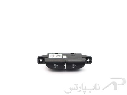 تصویر  کلیدهای کروز کنترل روی غربیلک فرمان پژو پارس برند کروز