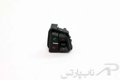 تصویر  کلیدهای کنترل تماس روی غربیلک فرمان پژو پارس برند کروز