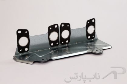 تصویر  واشر منیفولد دود (بغل اگزوز) با سینی حرارتگیر موتور XU7 پژو 405 کد 1140100397 برند ایساکو